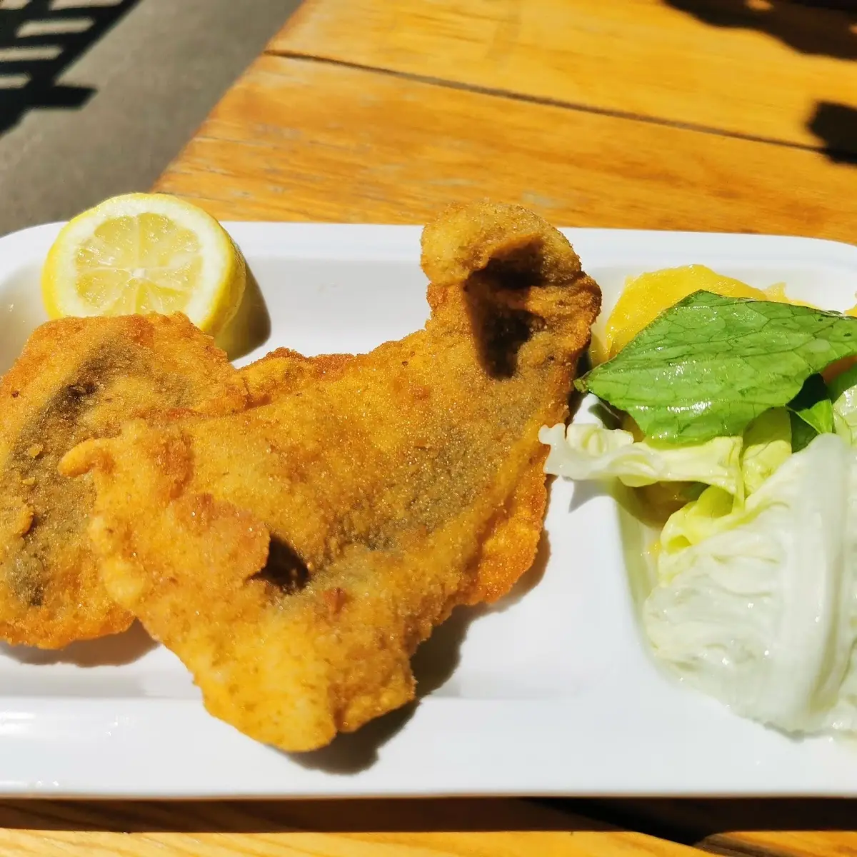 Gebackener Fisch Mit Salat