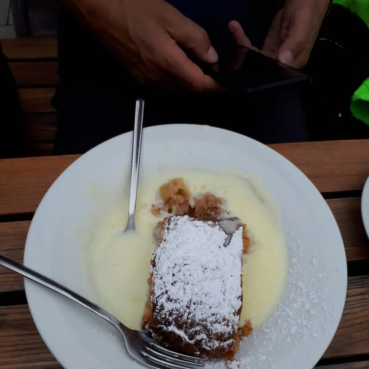 Apfelstrudel Mit Vanillesauce