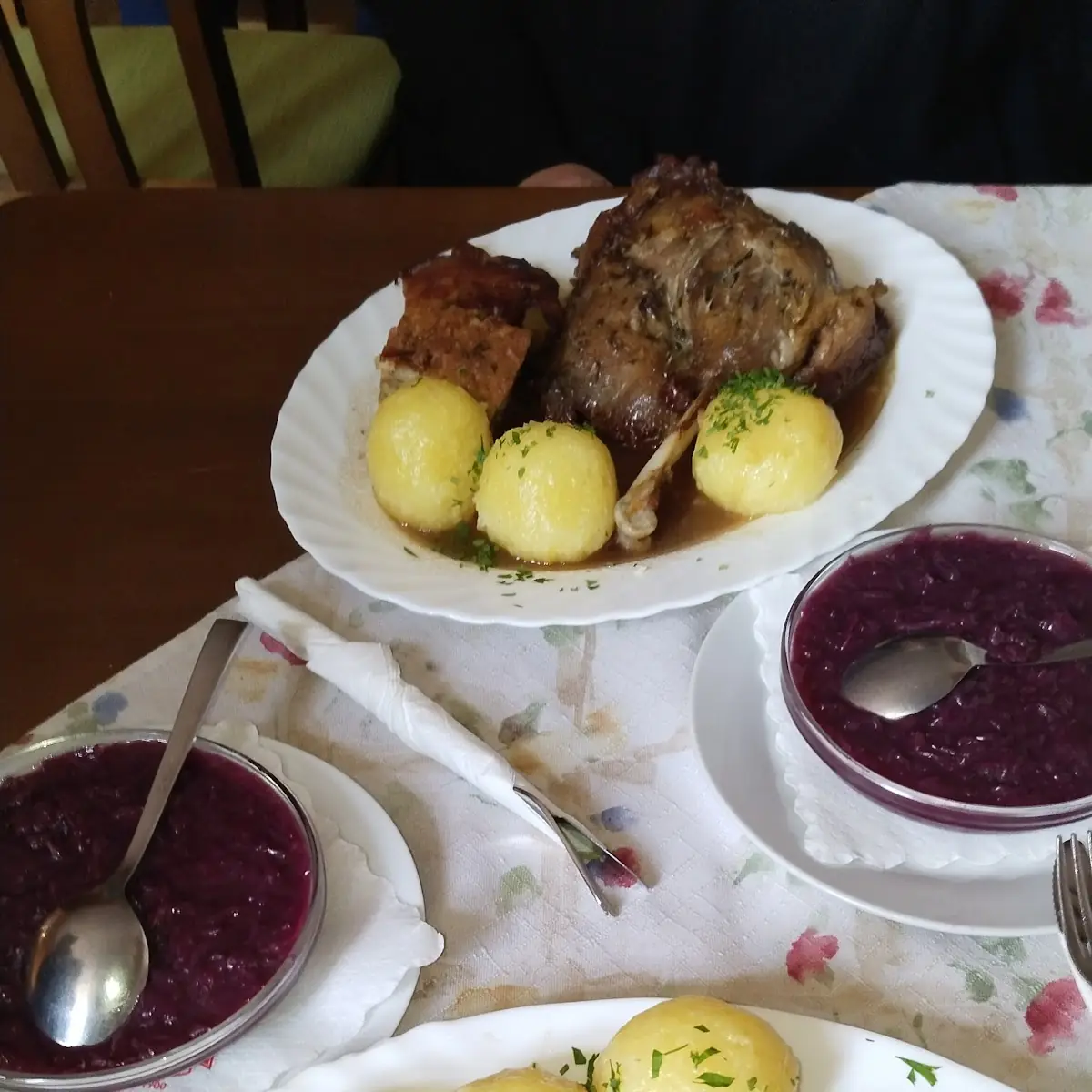 Gans Knödel Und Rotkraut