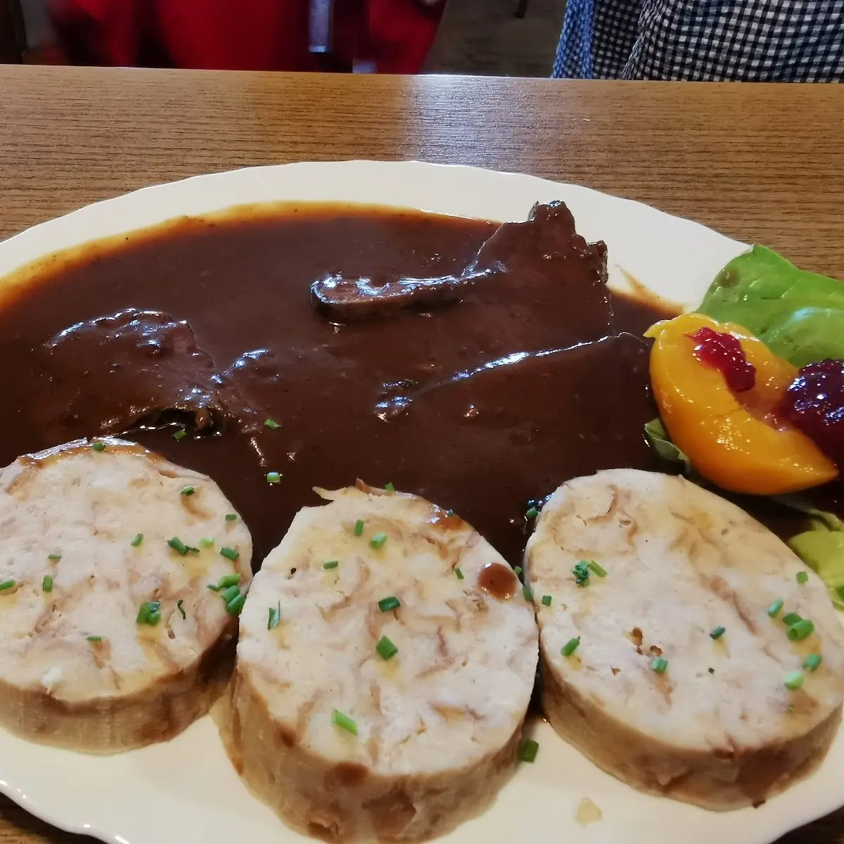 Hirschbraten Mit Semmelknödel