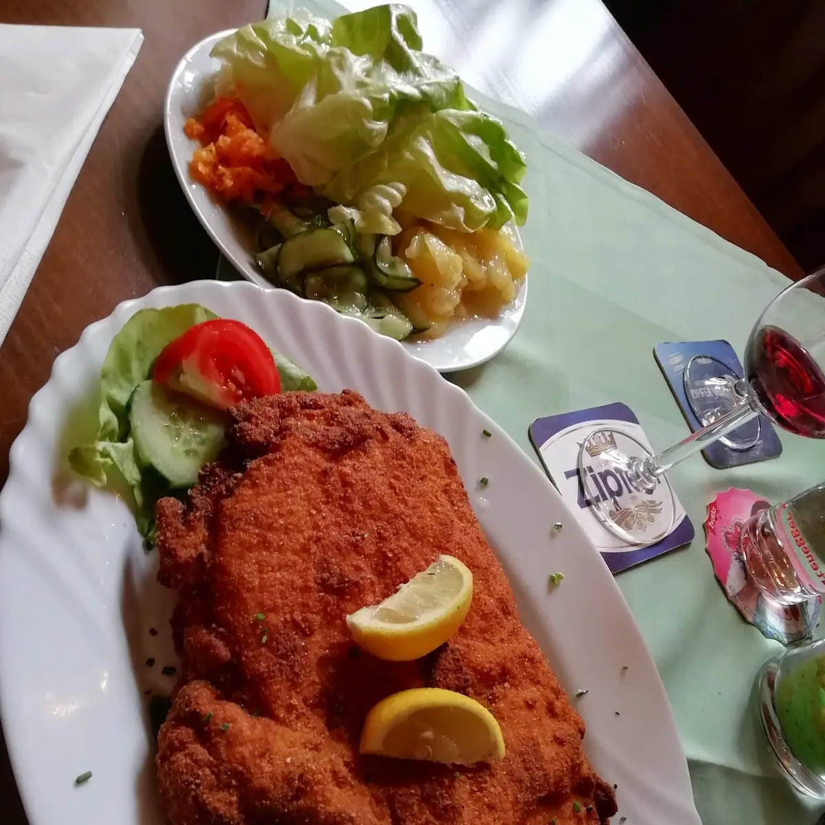 Wiener Schnitzel Mit Gemischtem Salat