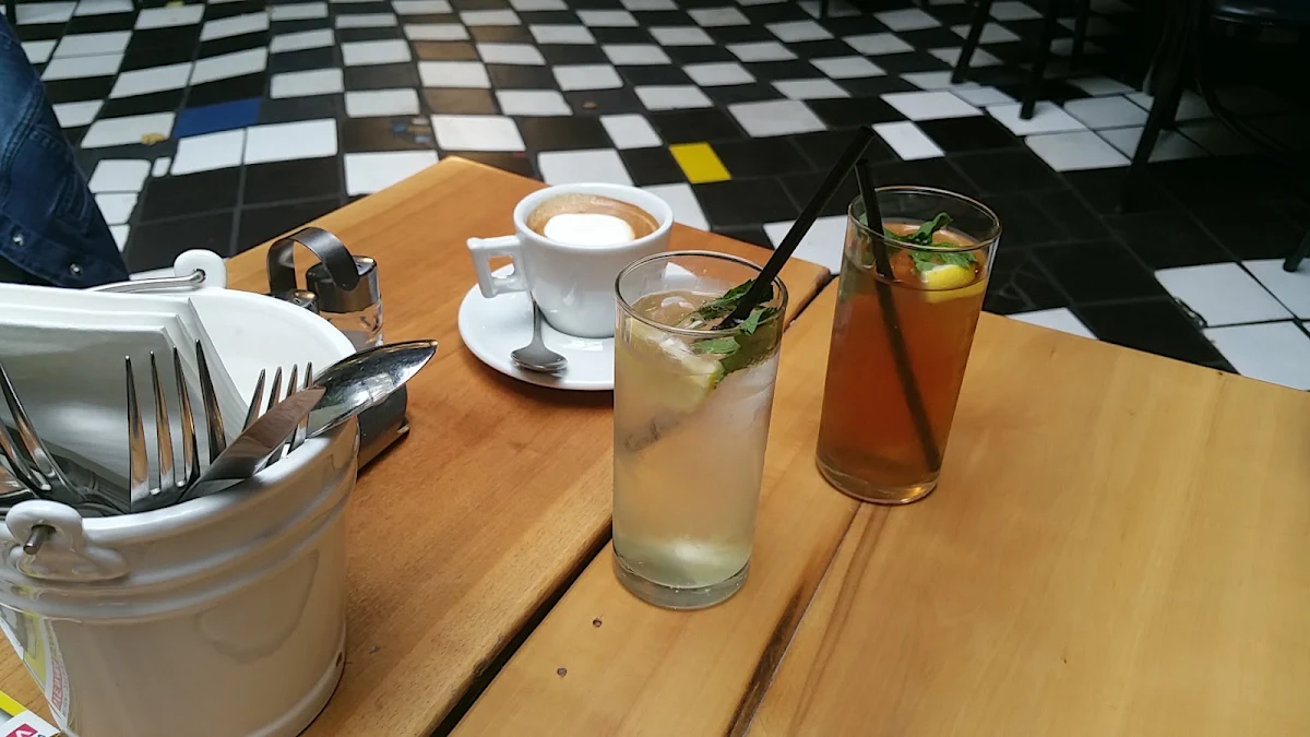 Iced Tea Ginger Tea Latte Macchiato