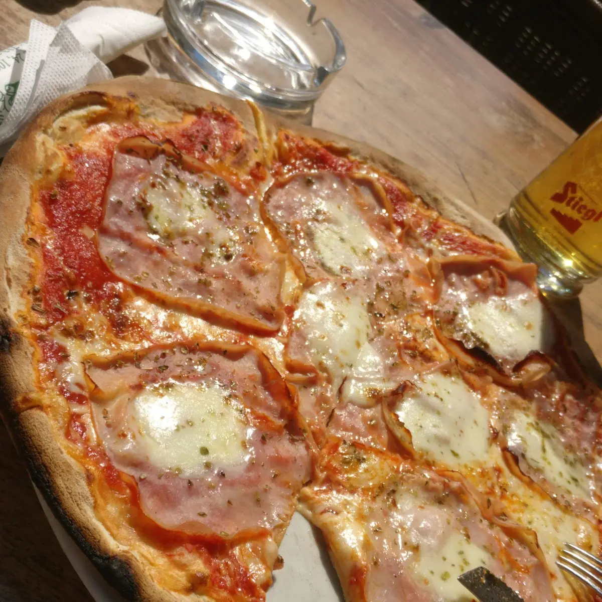 Pizza Cardinale Mit Extra Mozzarella