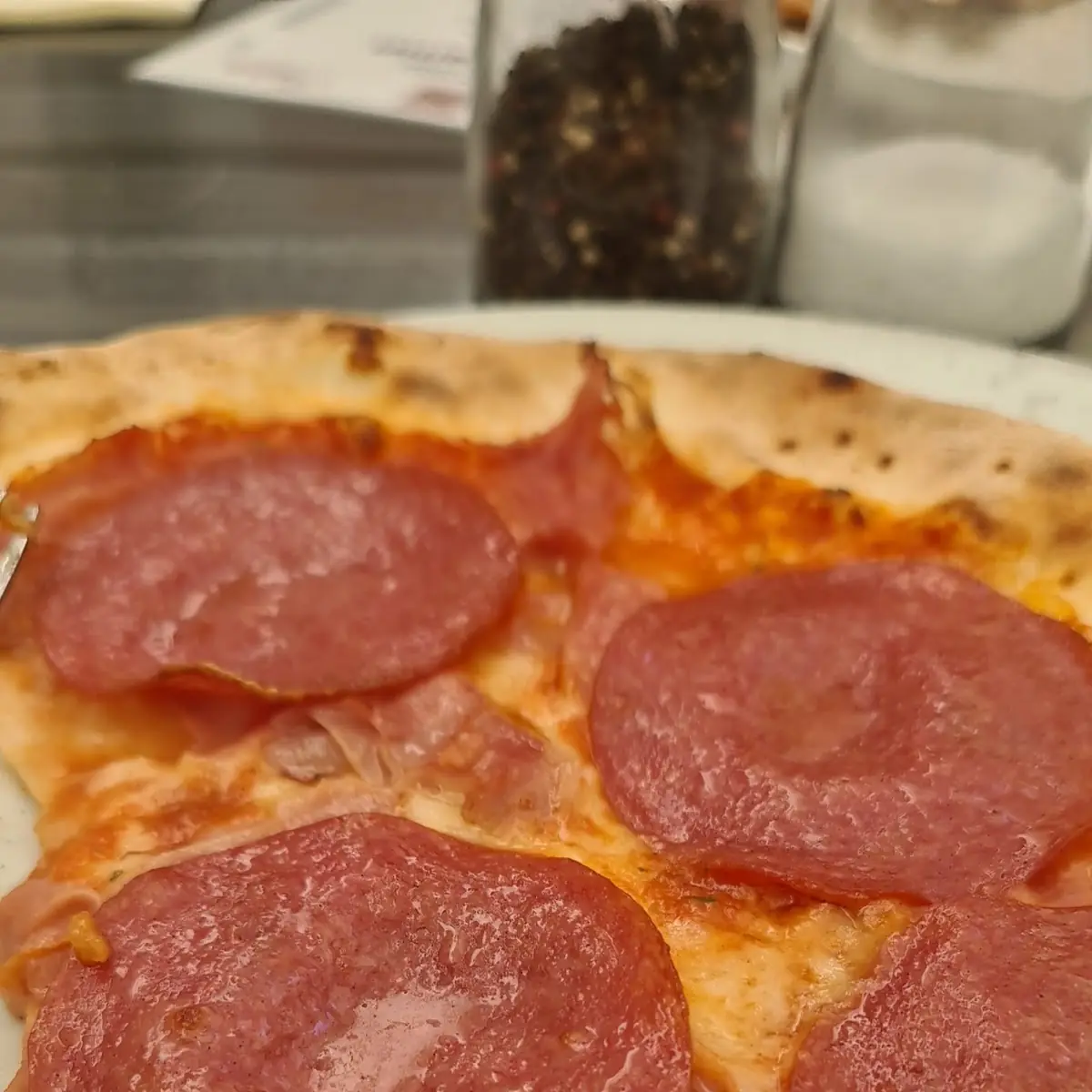 Pizza Salami Mit Schinken