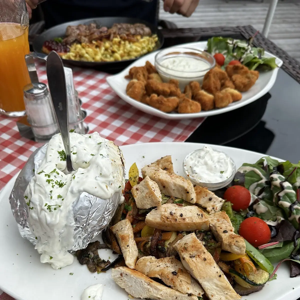 Ofenkartoffel Mit Putenstreifen Und Grillgemüse