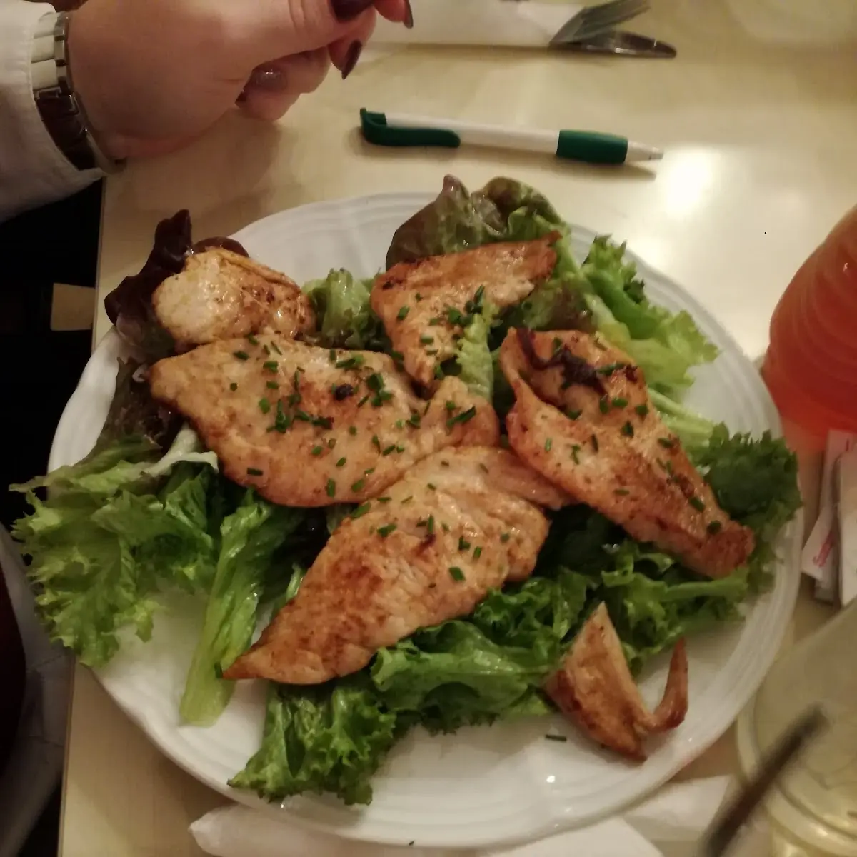 Hühnerstreifen Auf Blattsalat