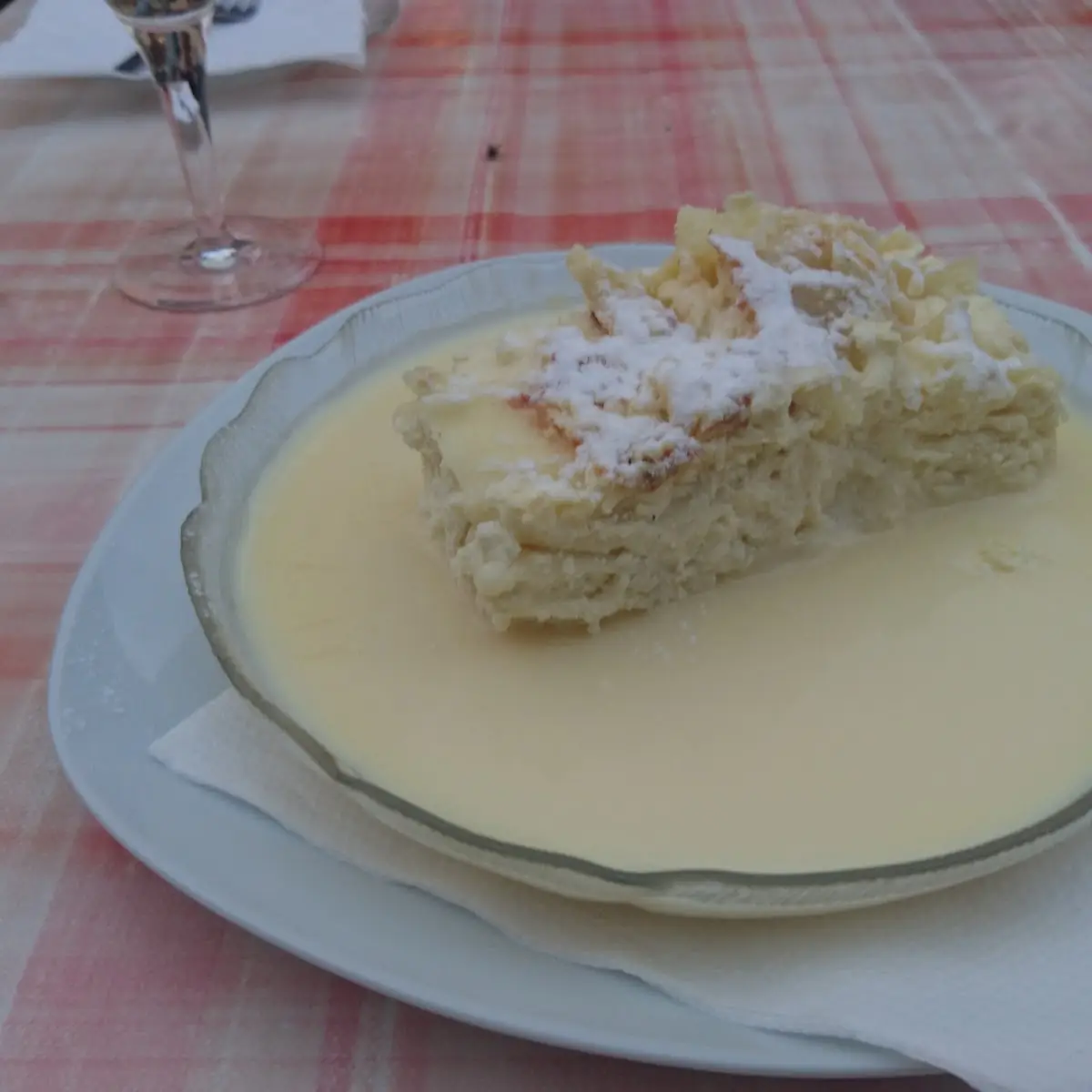 Topfenstrudel Mit Vanillesauce