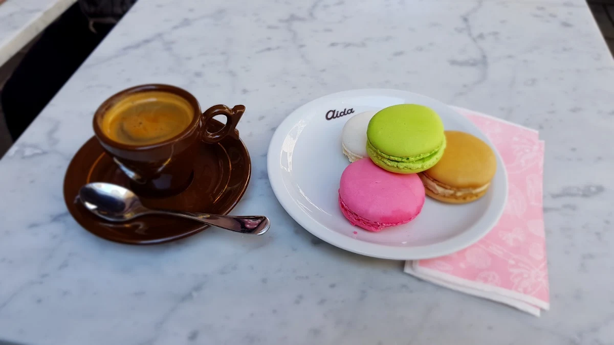 Macarons & Espresso