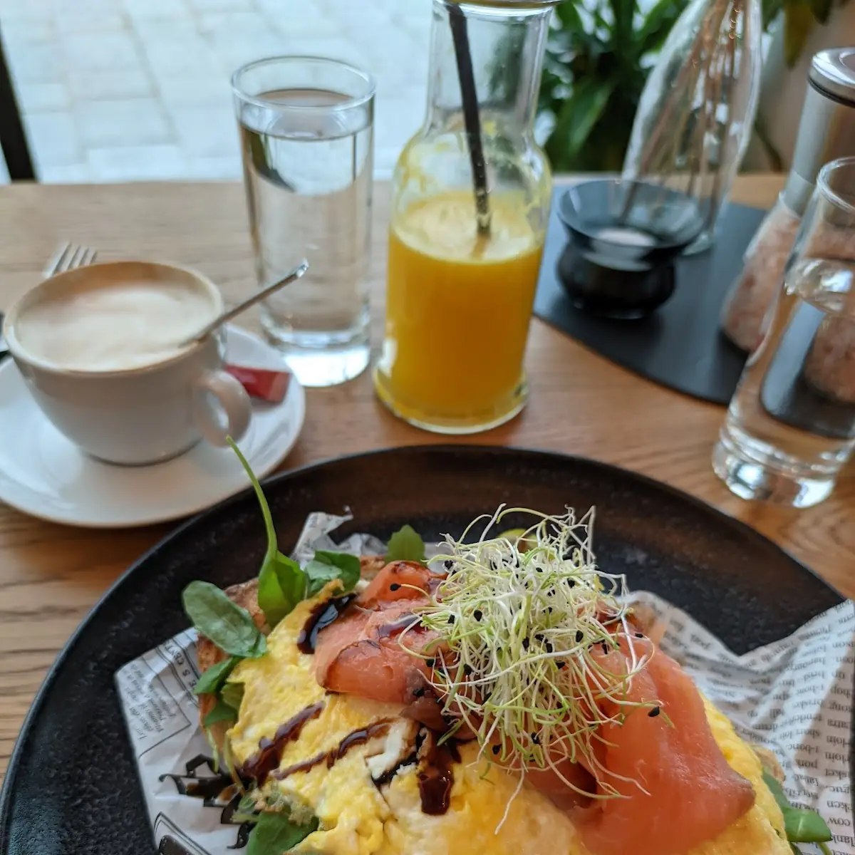 Brotut Rührei Und Lachs