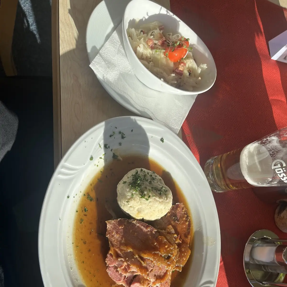 Surbraten Mit Semmelknödel Und Krautsalat
