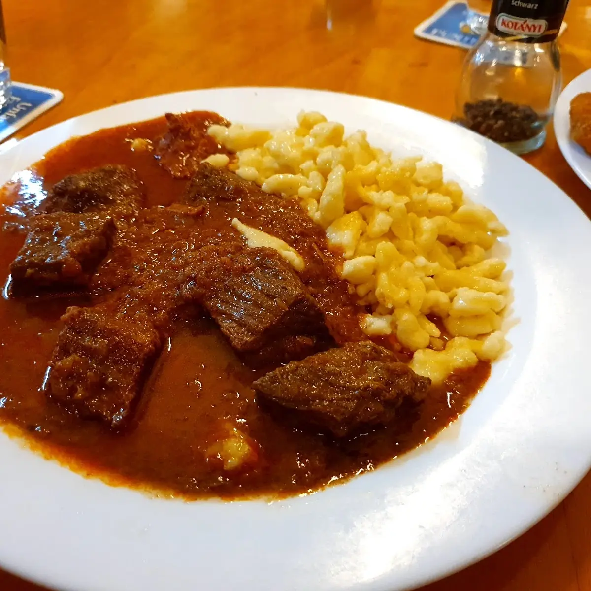 Goulash Con Gnocchetti Locali
