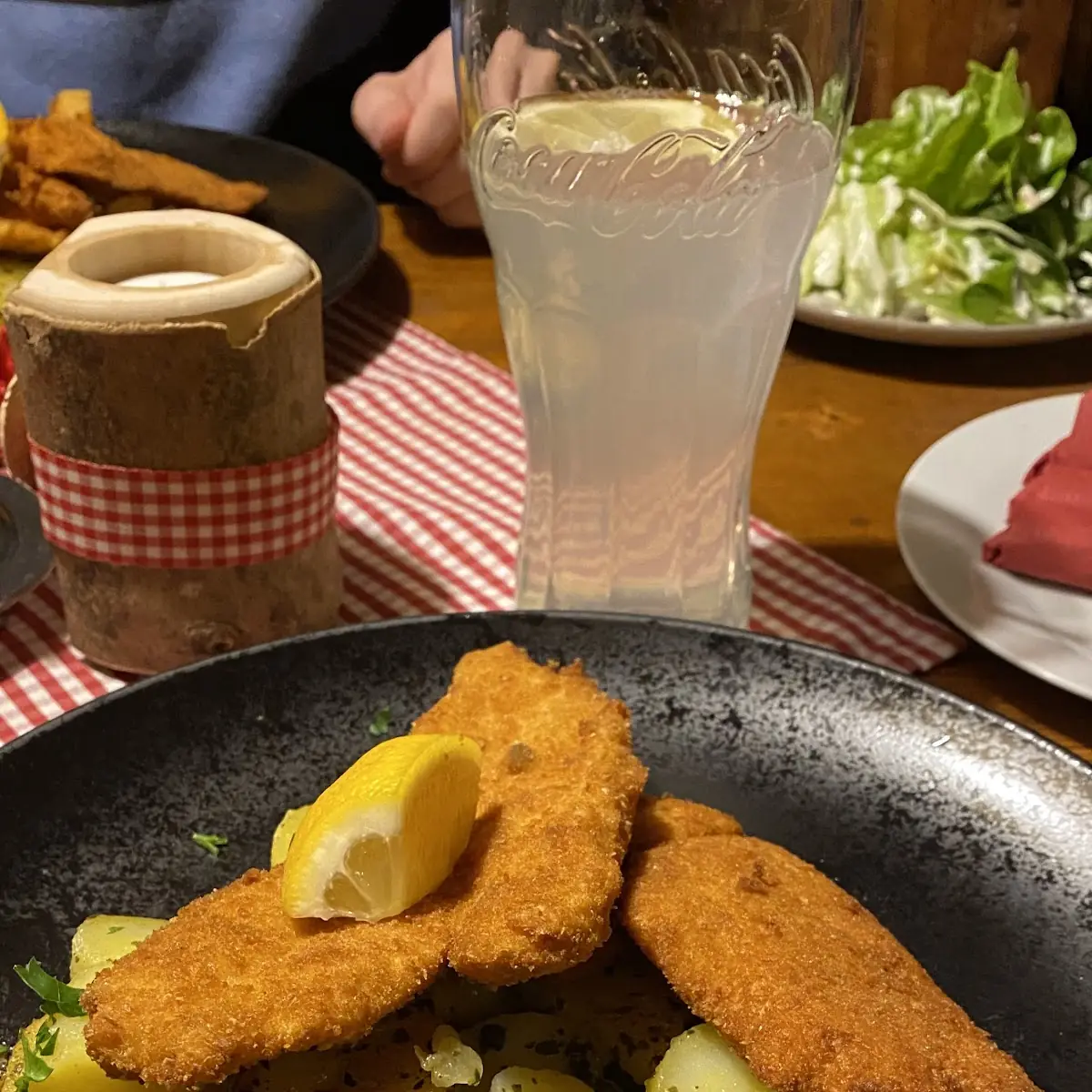 Schnitzel Mit Bratkartoffeln Und Zigeunersoße