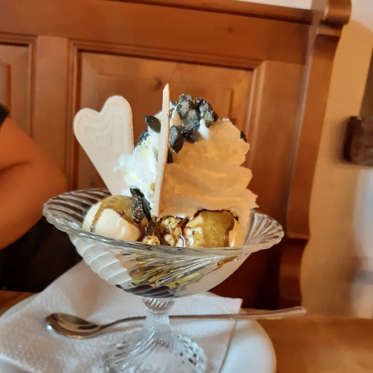 Lody Waniliowe Z Sosem Dyniowym