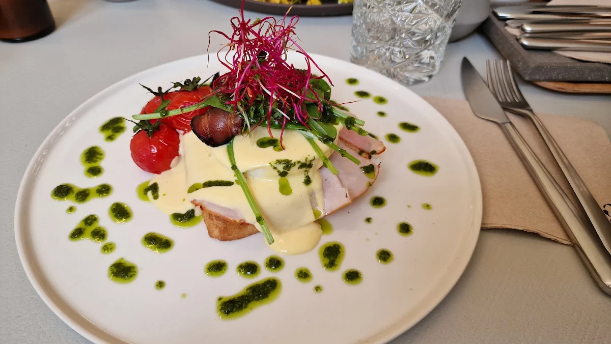 Eggs Benedict