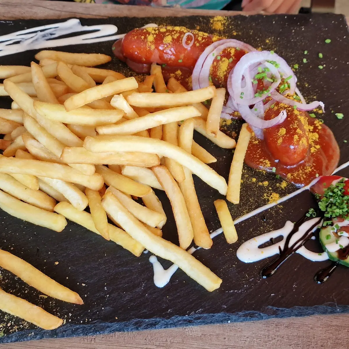 Currywurst Mit Pommes Frites