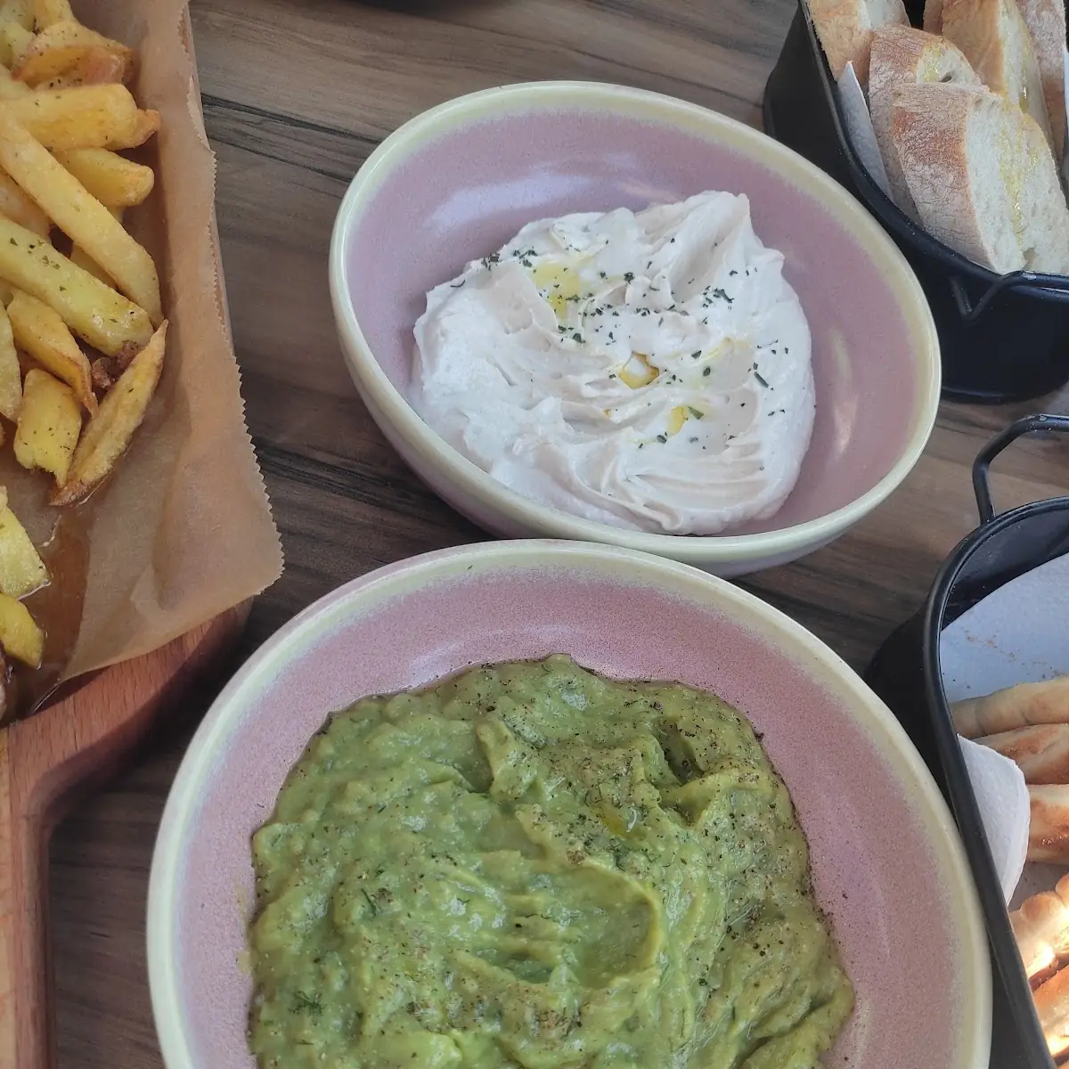 Zaziki Avocado Und Tarama