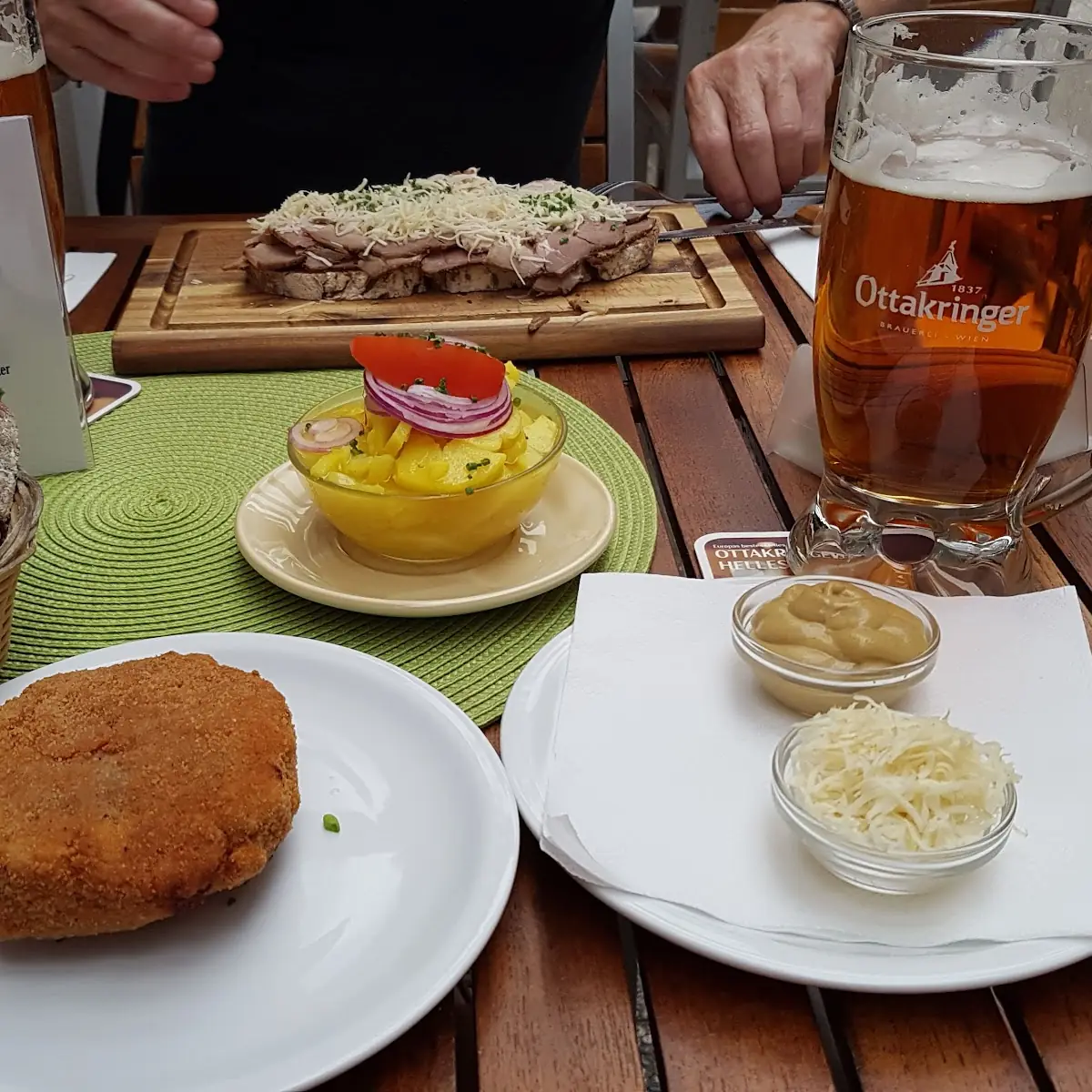 Fleischlaibchen Mit Kartoffelsalat