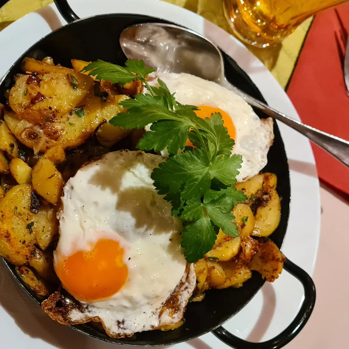 Bratkartoffeln Mit Spiegeleier