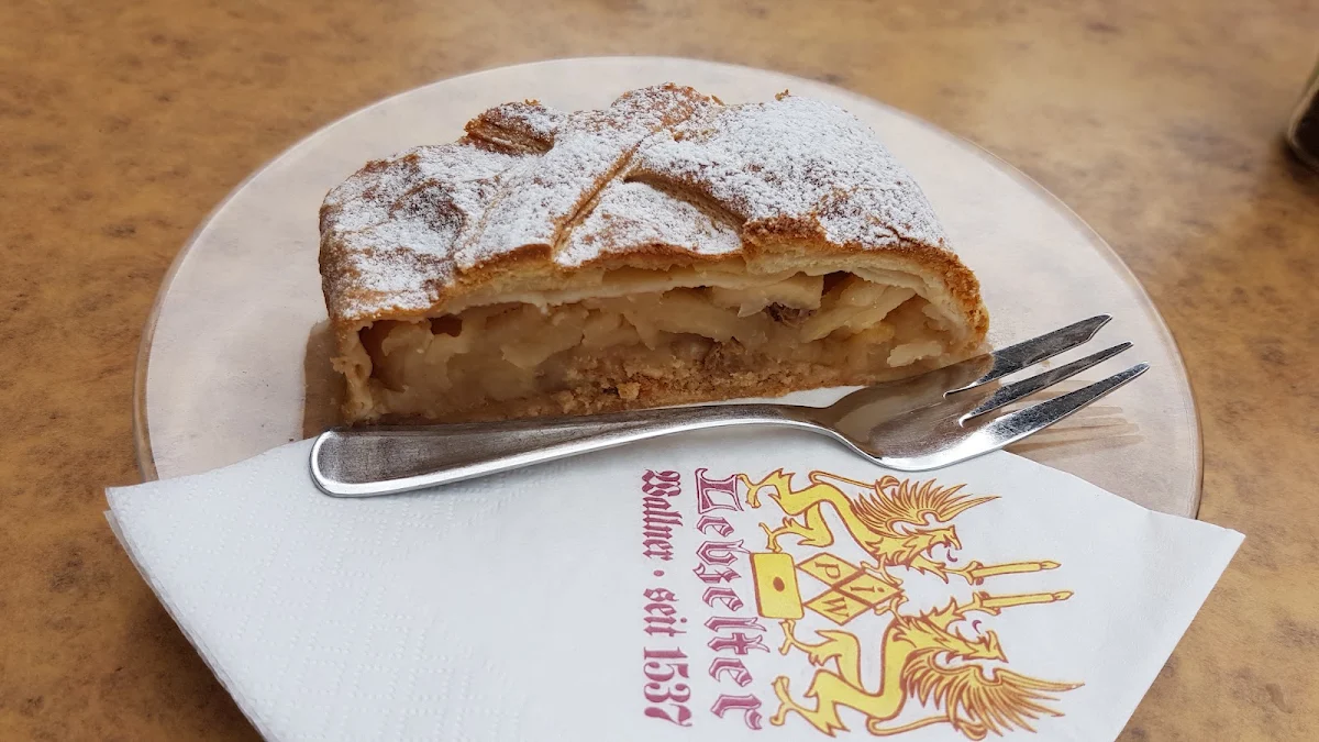 Apfelstrudel Mit Vanillesauce