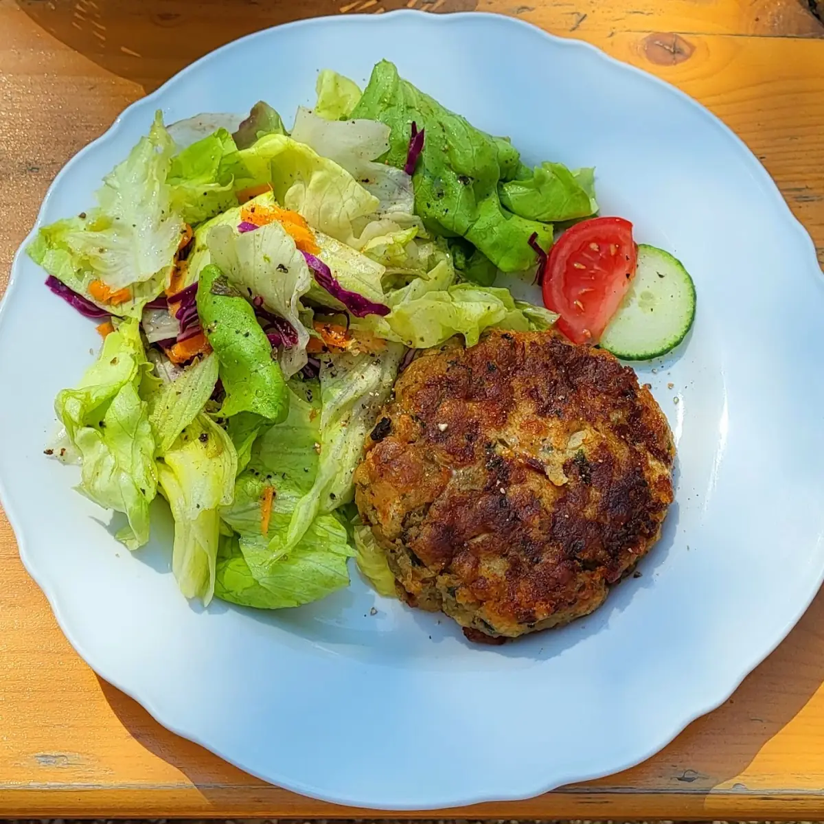 Kaspressknödel Mit Salat