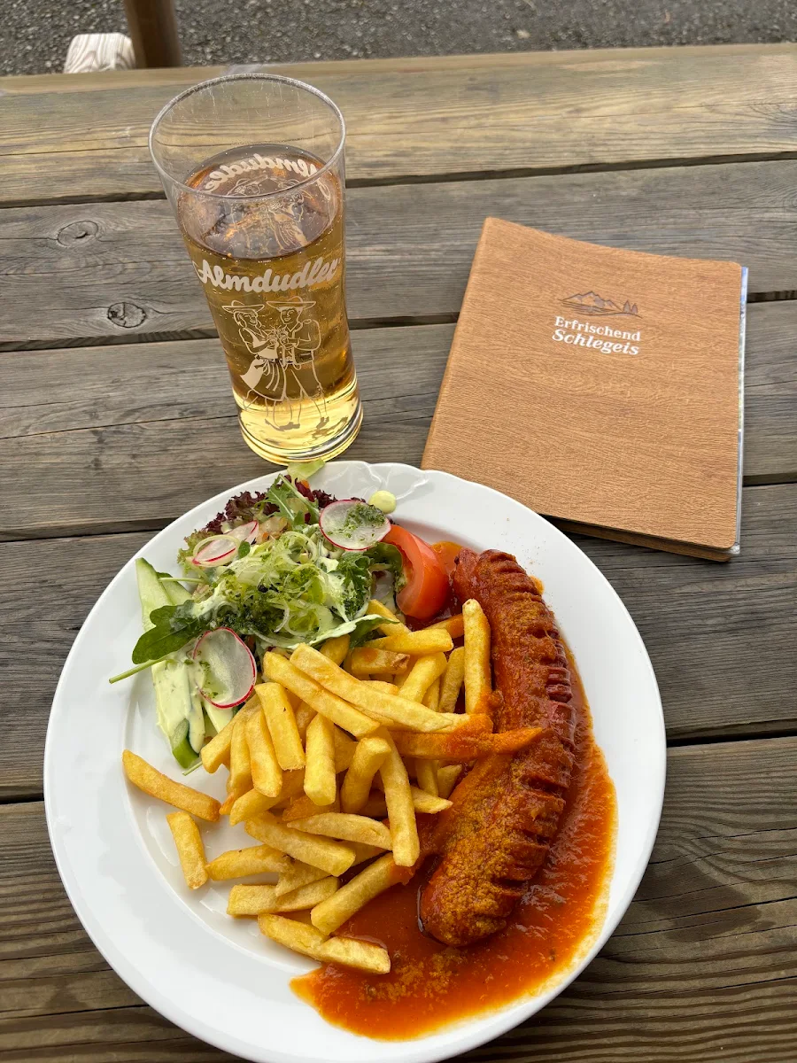 Grillwürstel Mit Pommes