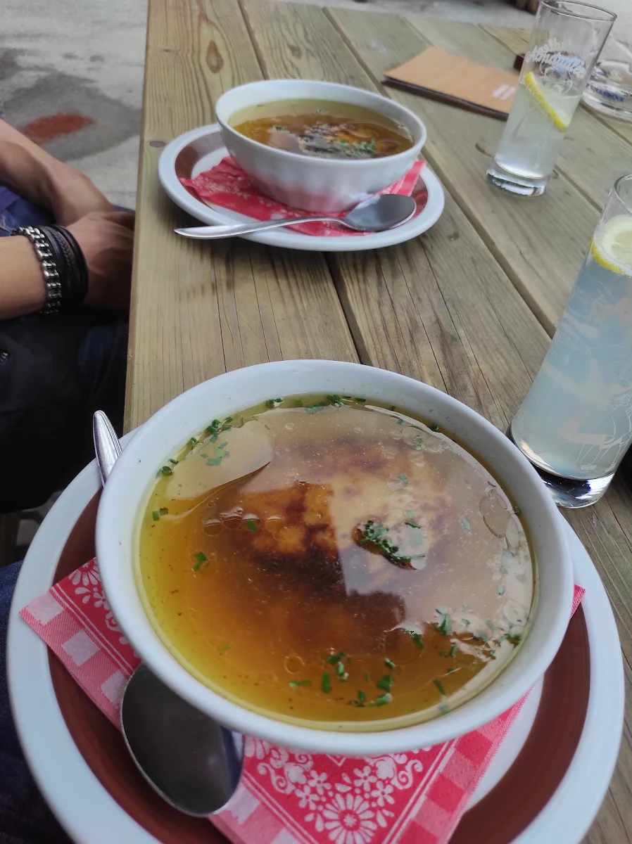 Originale Zillertaler Pressknödelsuppe