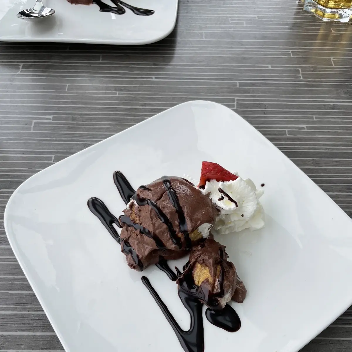 Mousse Au Chocolate