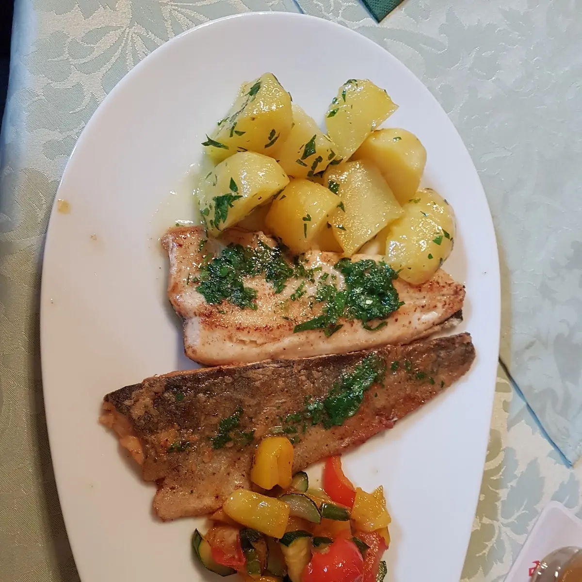 Forellenfilet Mit Gemüse