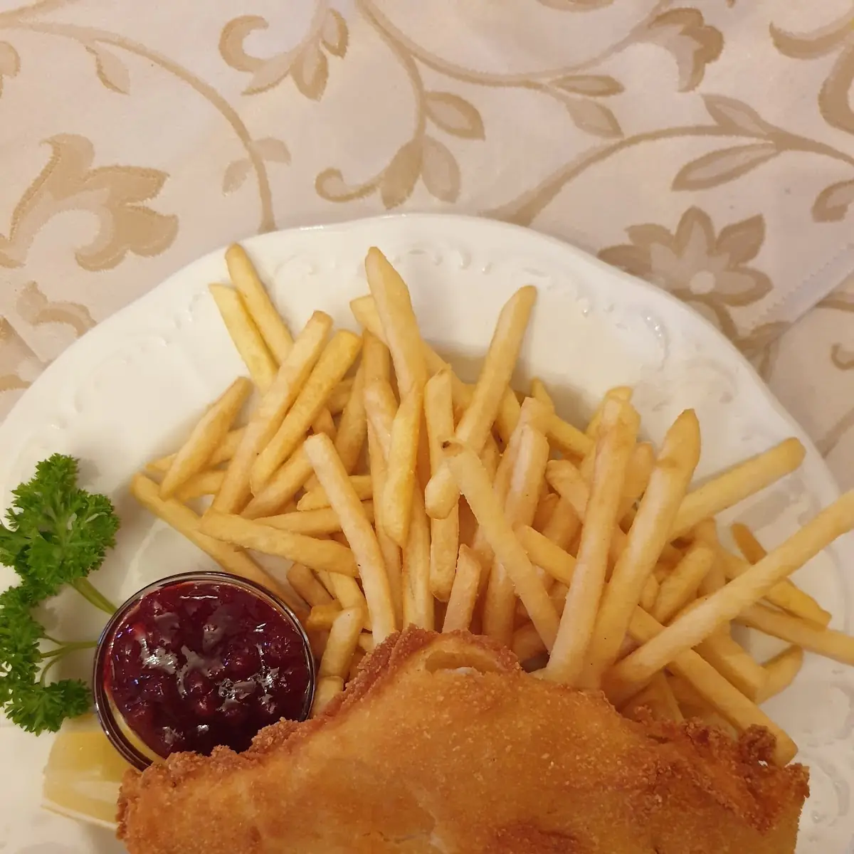 Wienerschnitzel Mit Pommes Frites