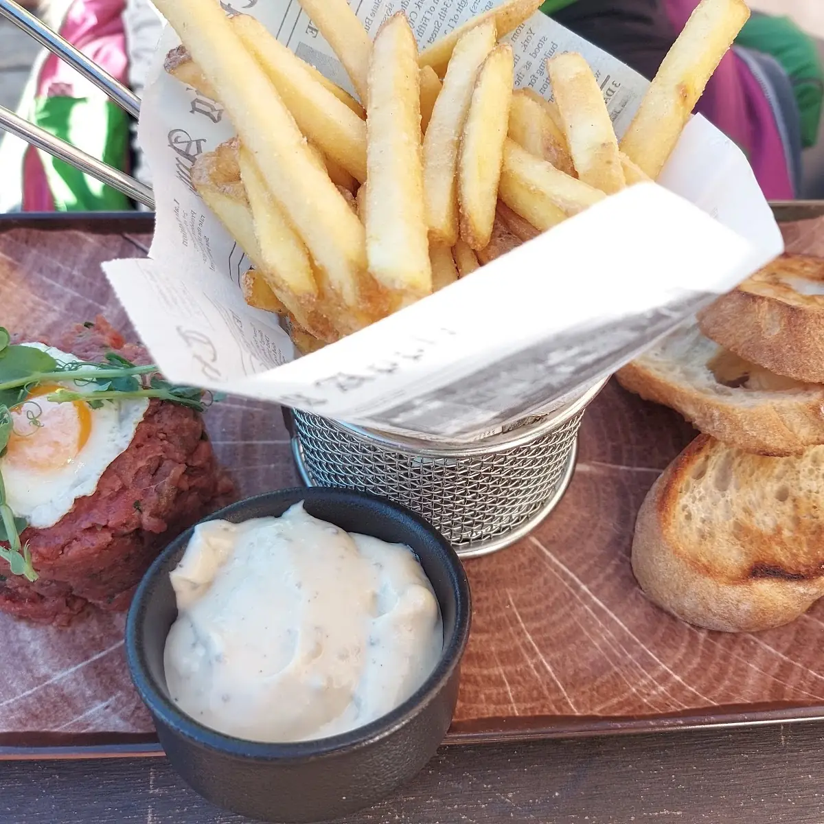Beef Tartar Mit Pommes