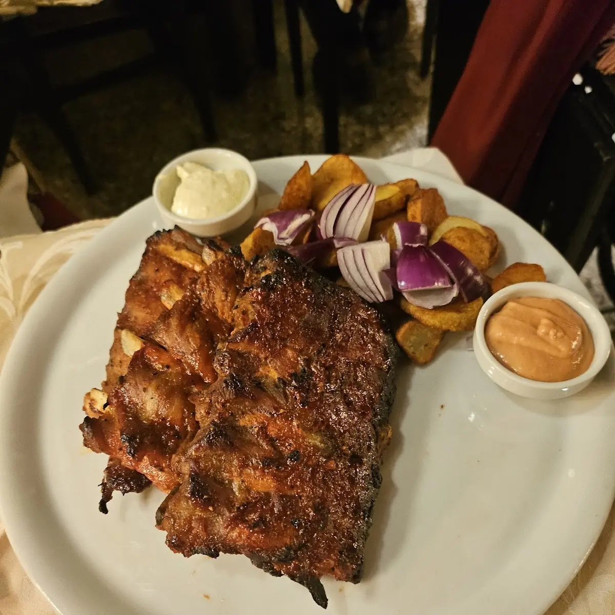 Spare Ribs Mit Bratkartoffeln