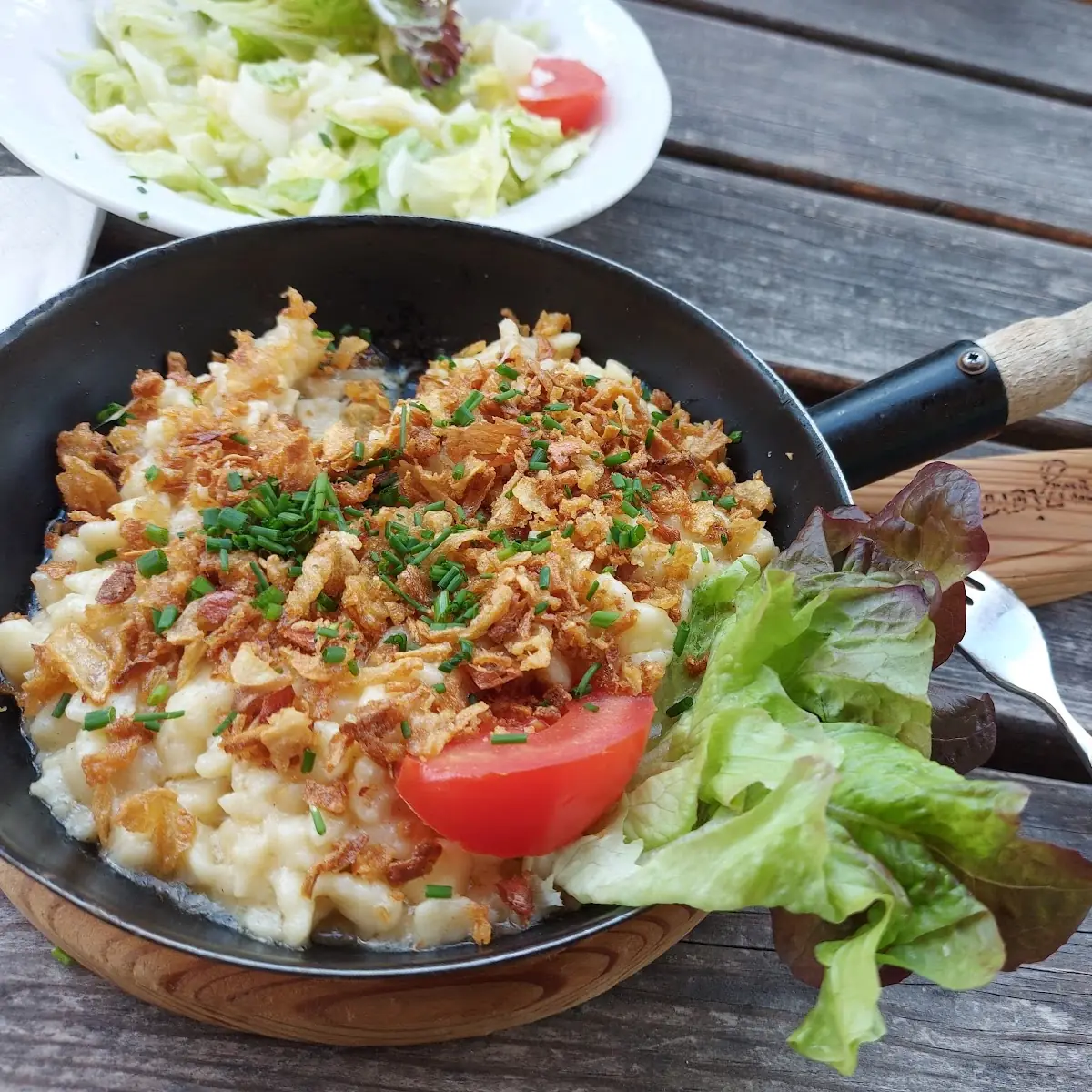 Kasnockn Mit Salat