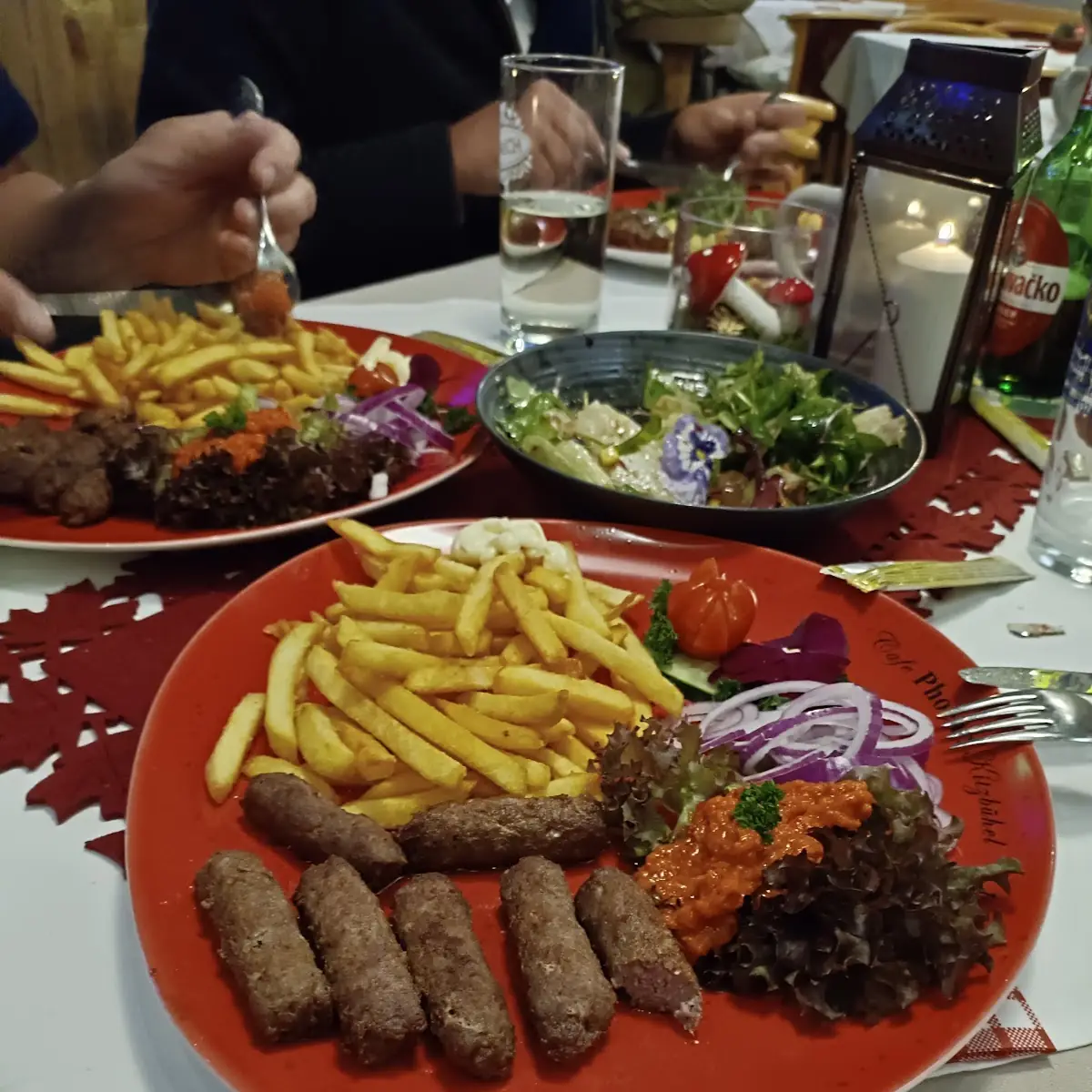 Cevapcici Mit Pommes Frites