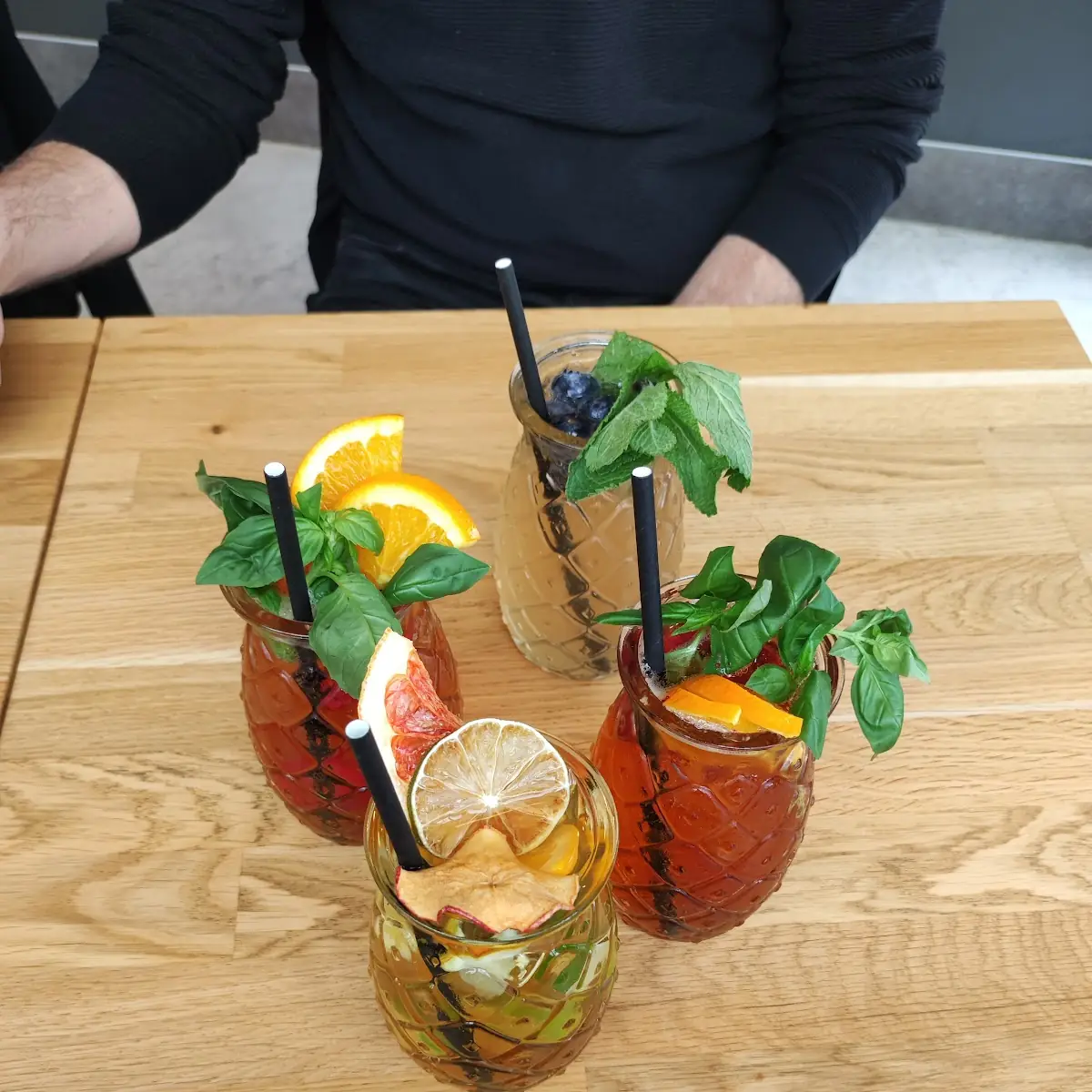 Limonade Erdbeer-basilikum Mate-frucht Holunder-minze