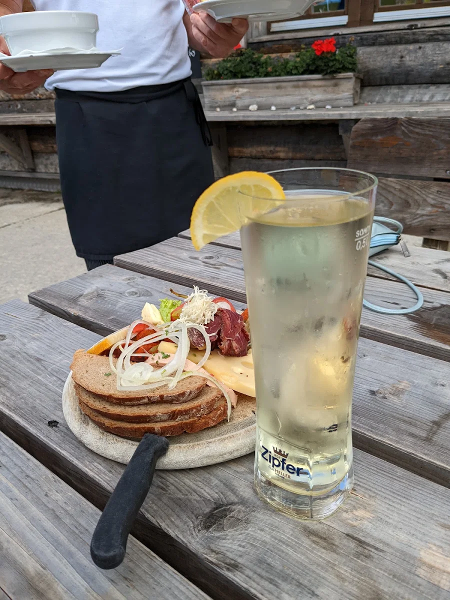 Jause Groß Mit Sommer-spritzer