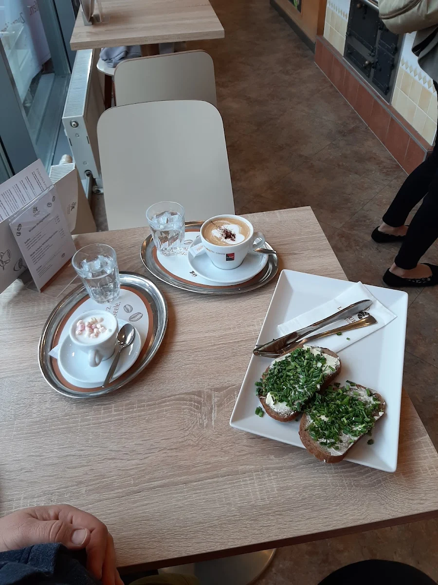Frühstück Der Klassiker Mit Cappuccino