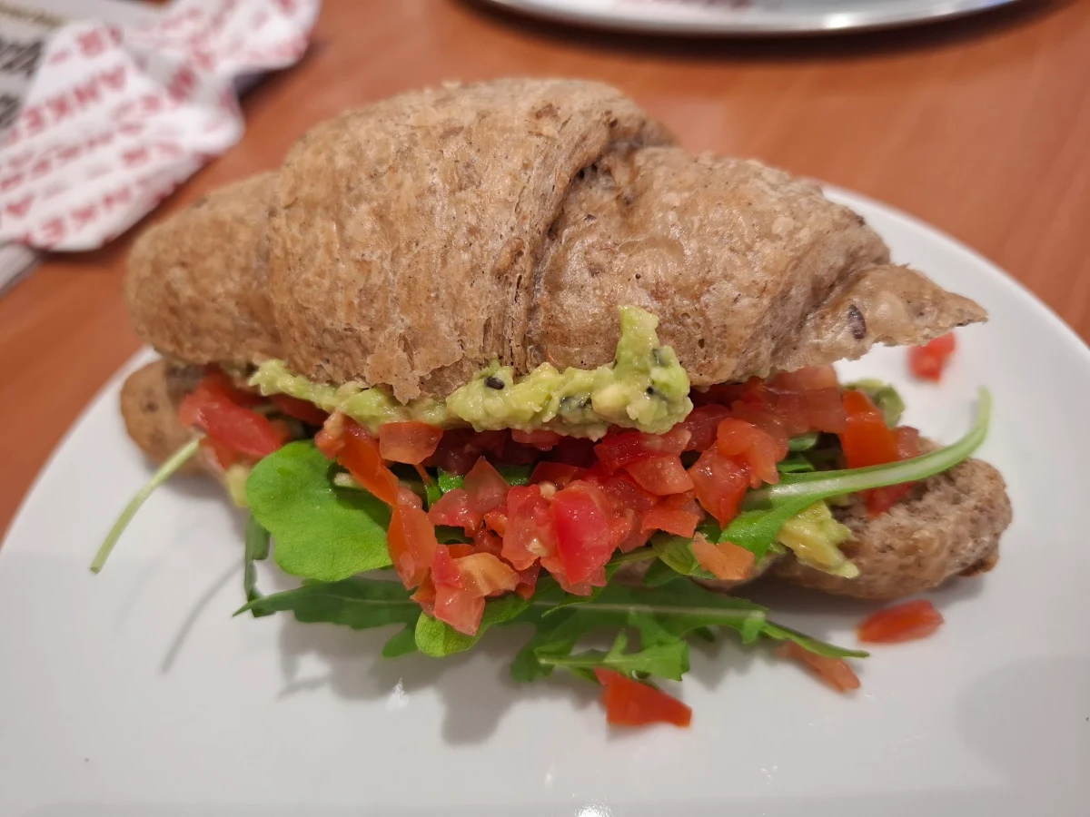 Veganes Avocado Croissants