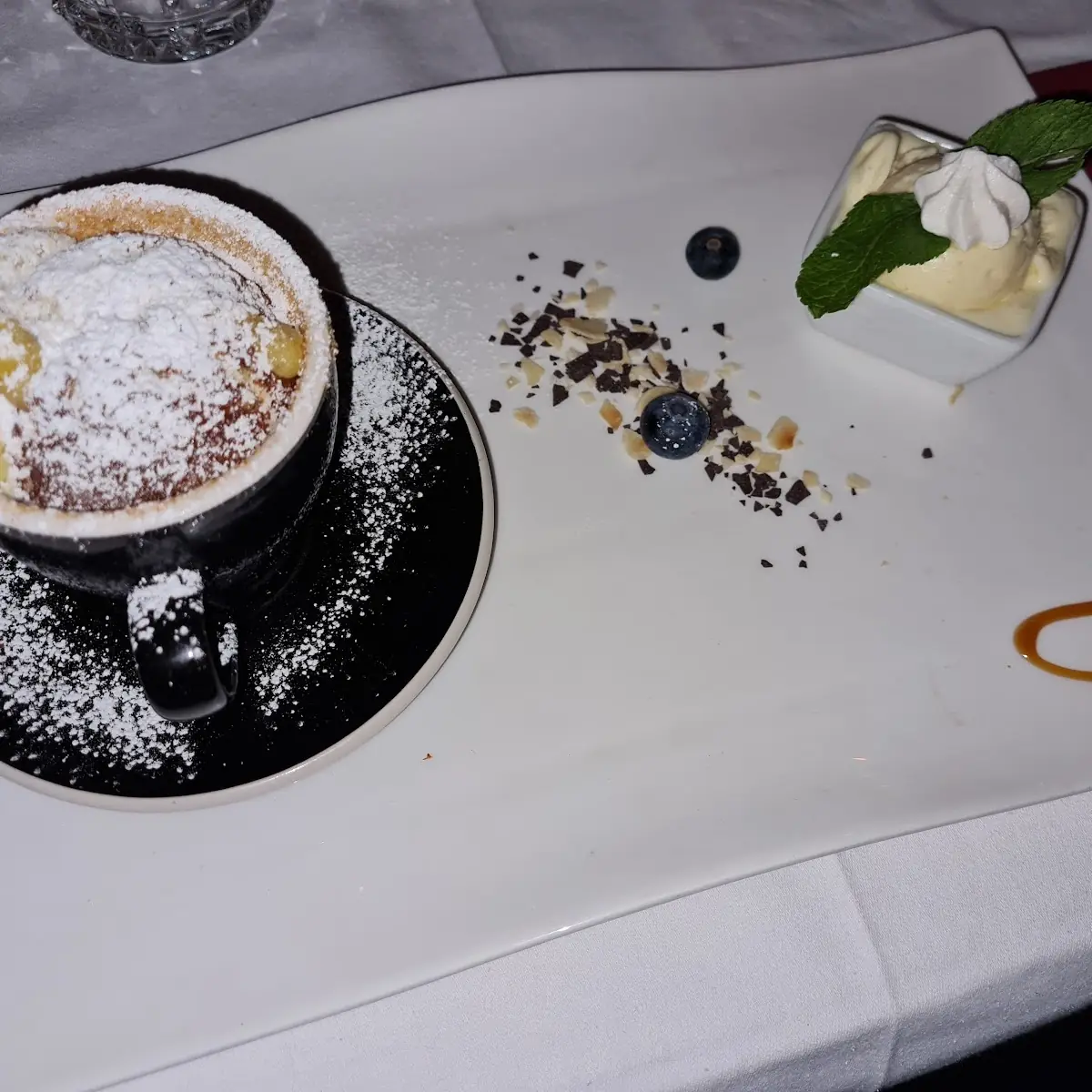 Kuchen Von Der Hellen Belgischen Schokolade Mit Flüssigem Kern
