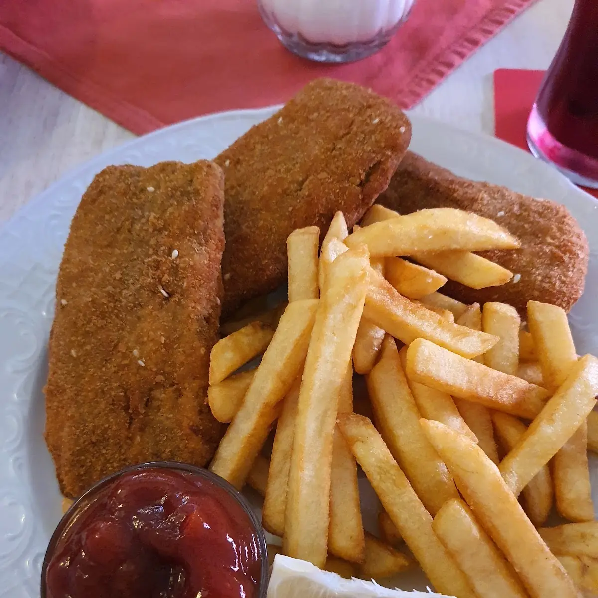 Seitan Cordon Bleu Mit Pommes