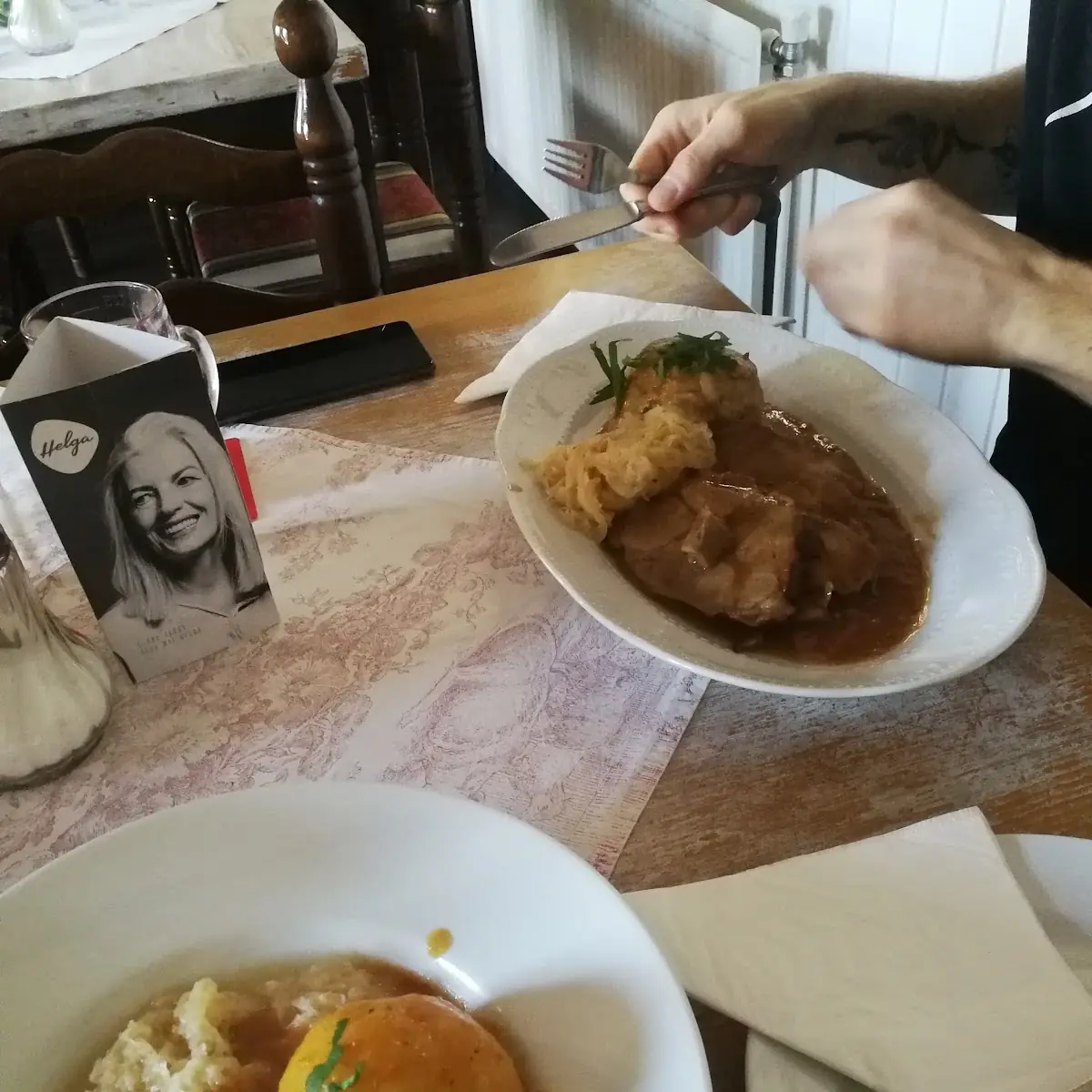Vurstknödel & Schweinsbraten