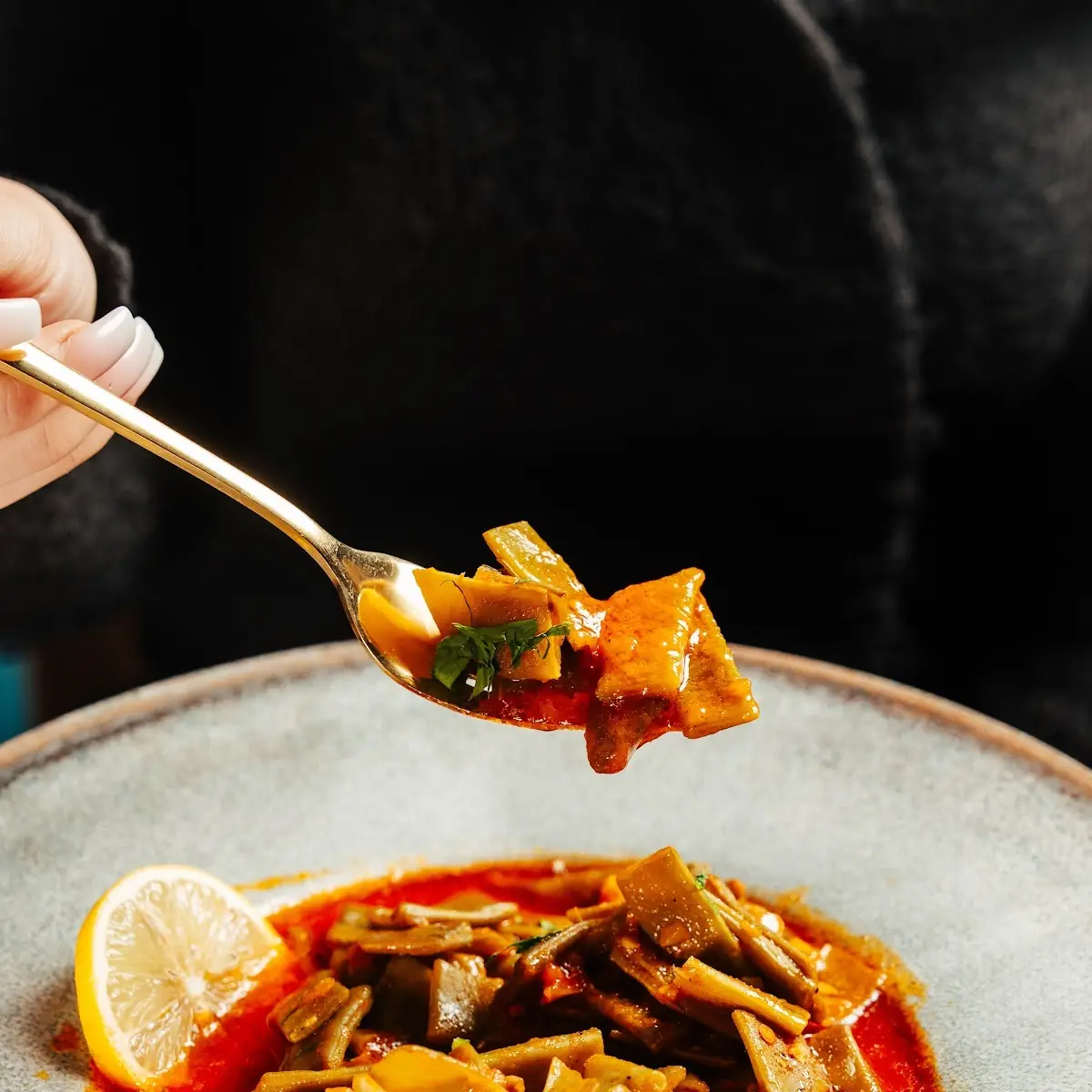 v bamieh bi zéet بامية بالزيت, Paradisia Restaurant (مطعم باراديسيا)