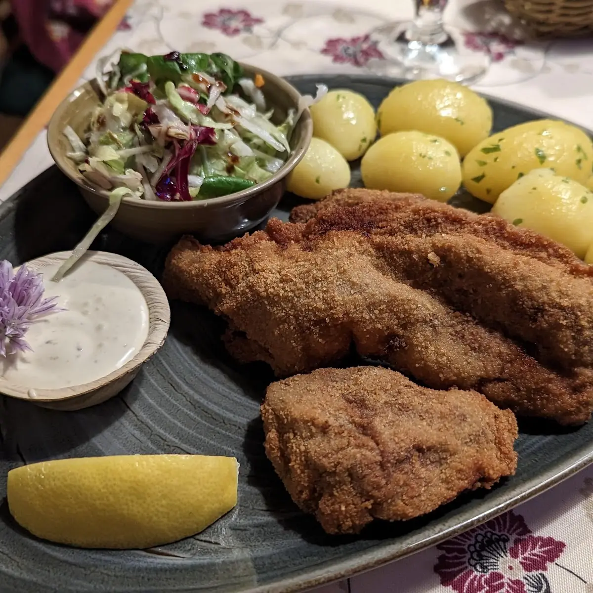 Gebackene Kalbsleber Mit Petersilienkartoffeln