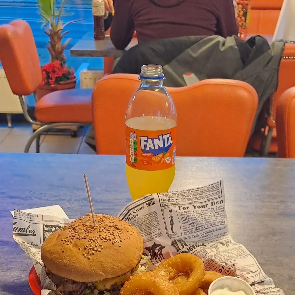 Big Bang Burger Menü Mit Zwiebelringen