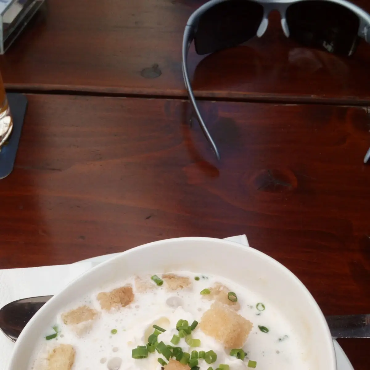 Knochblausuppe