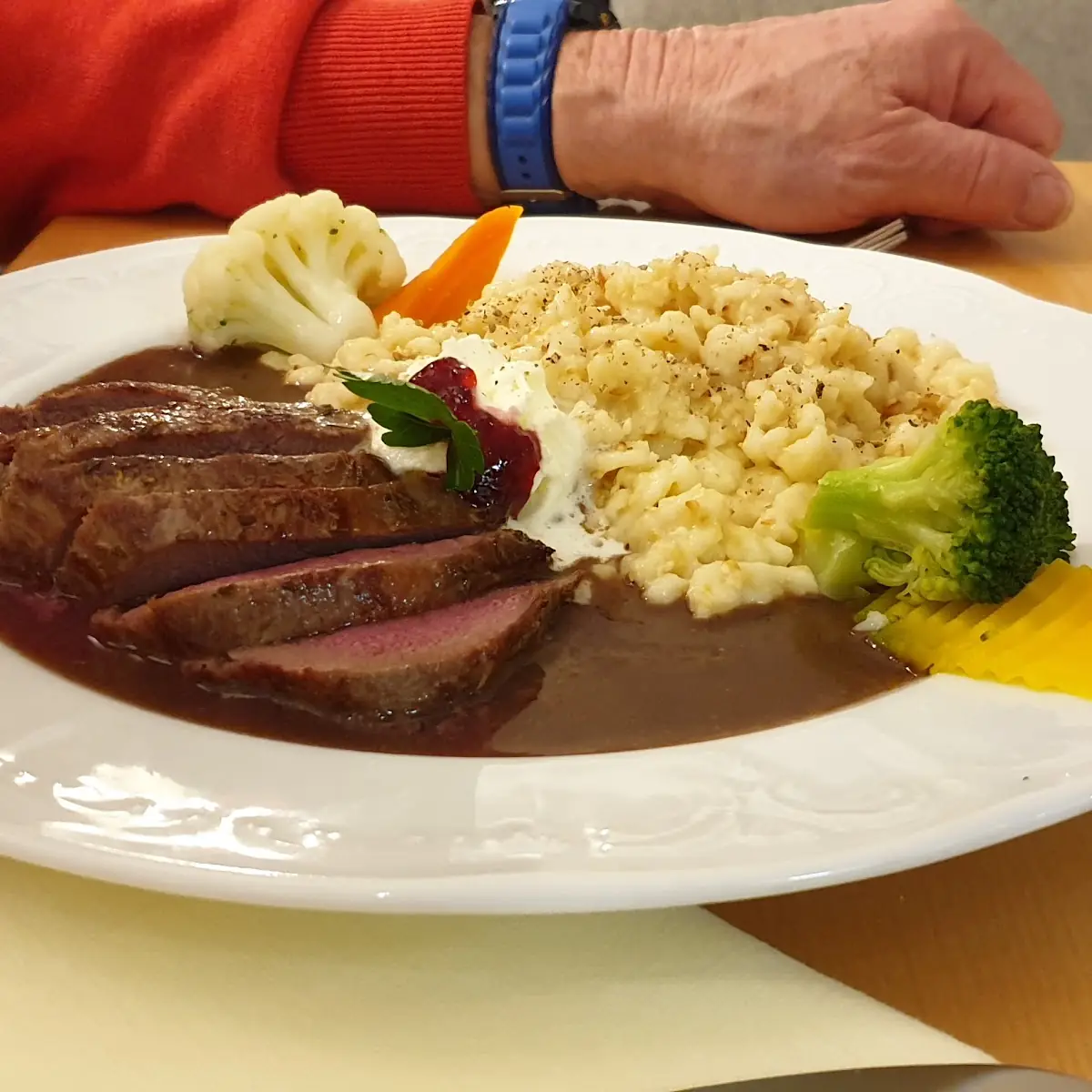 Hirschkalbsfilet Mit Kräuterspätzle