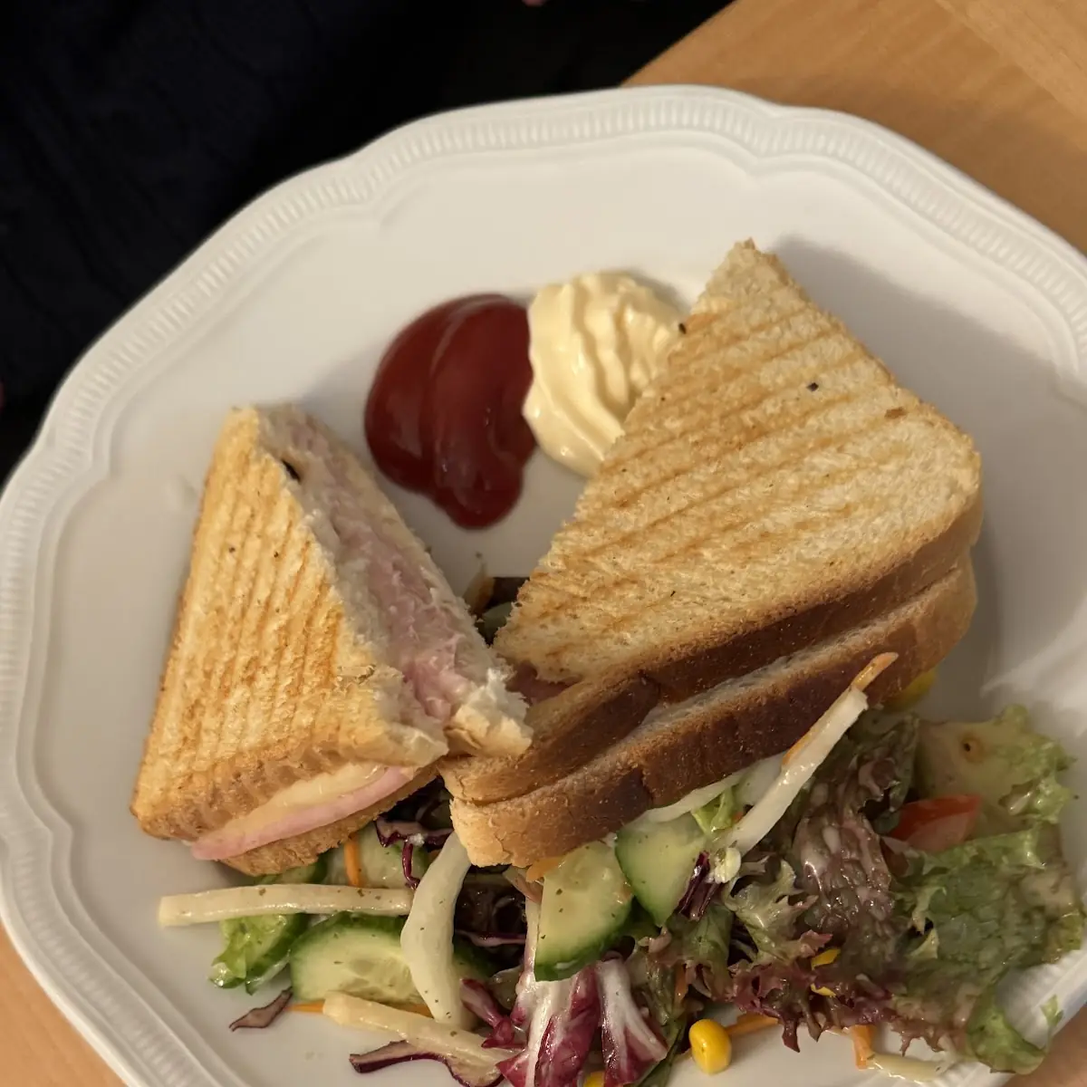 Käse-schinken-toast