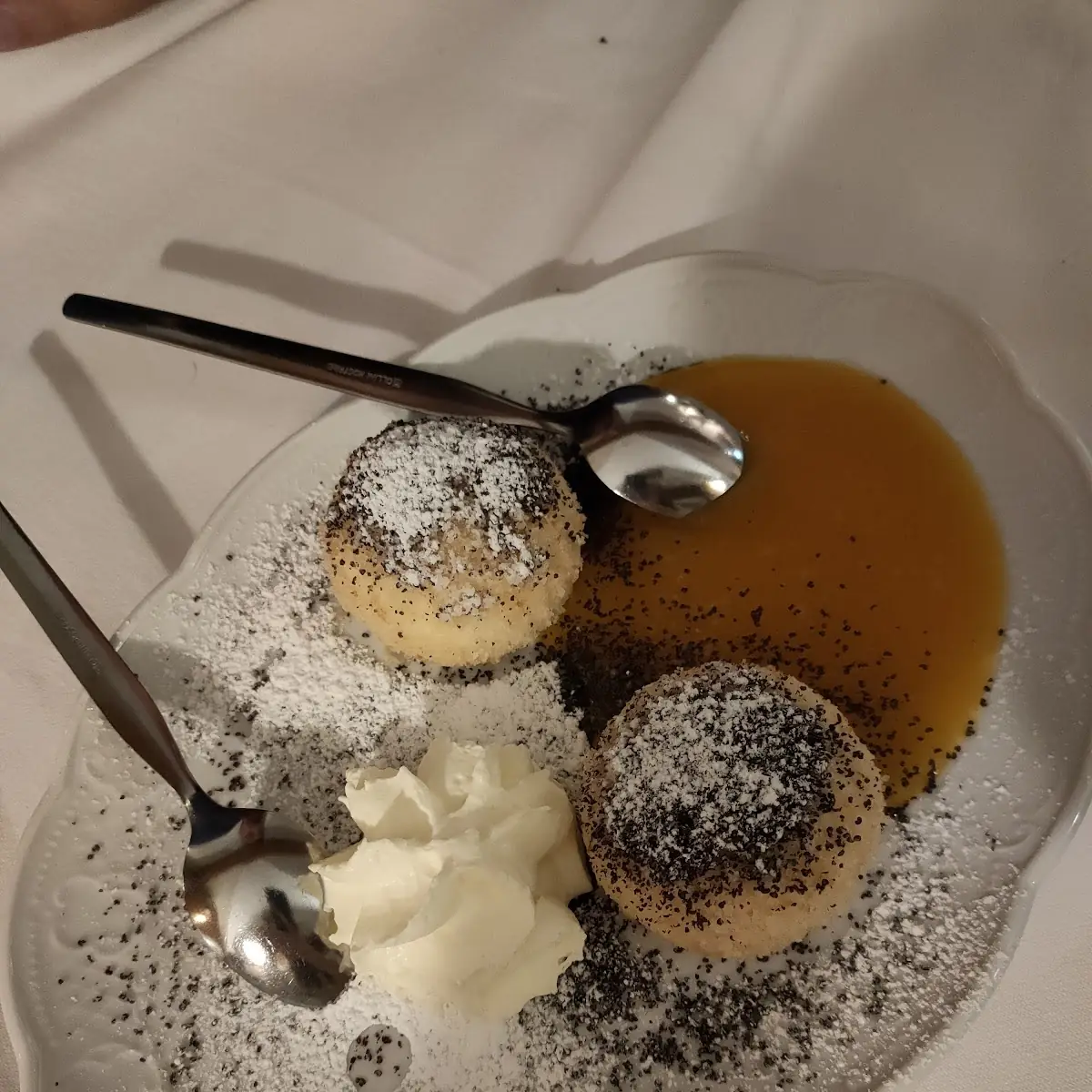 Topfen-marillenknödel
