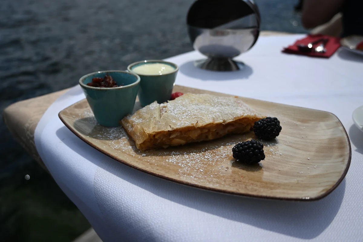 Apfelstrudel Auf Vanillesauce
