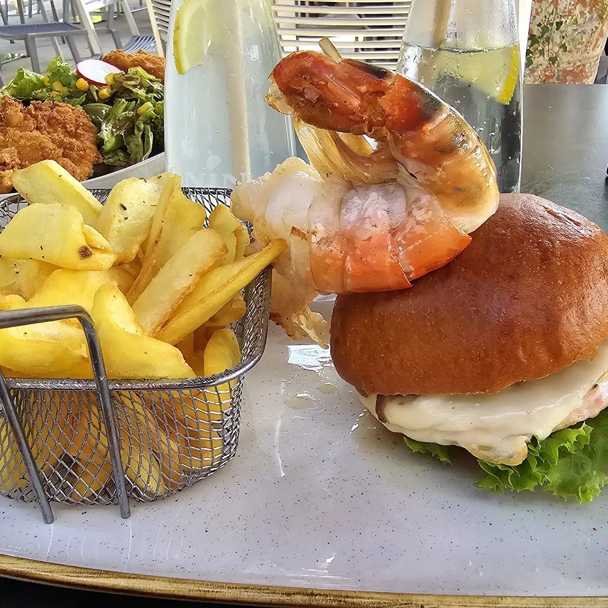 Lachs Burger