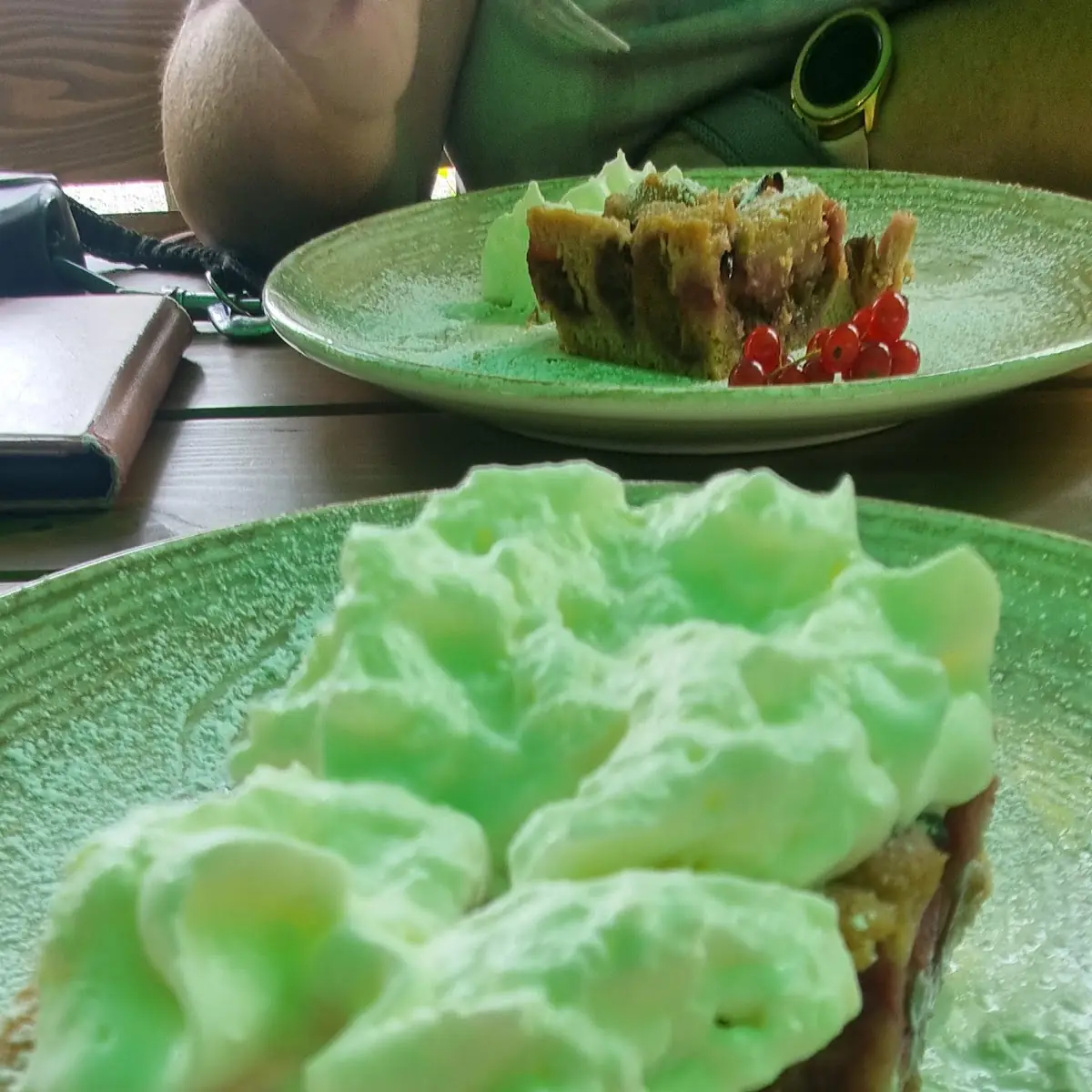 Gedeckter Pflaumenkuchen